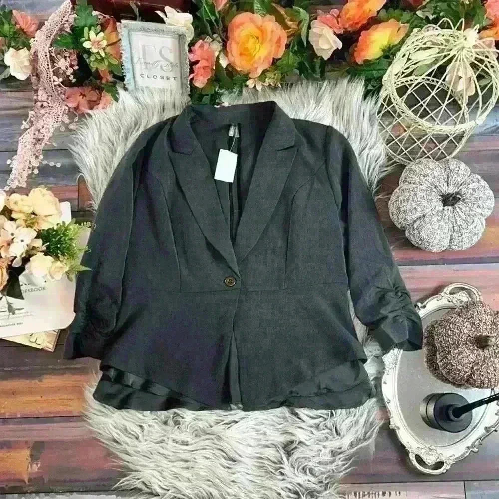 NWT Vanity Charcoal Ruched Sleeve Fit and Flare Tiered Blazer, L